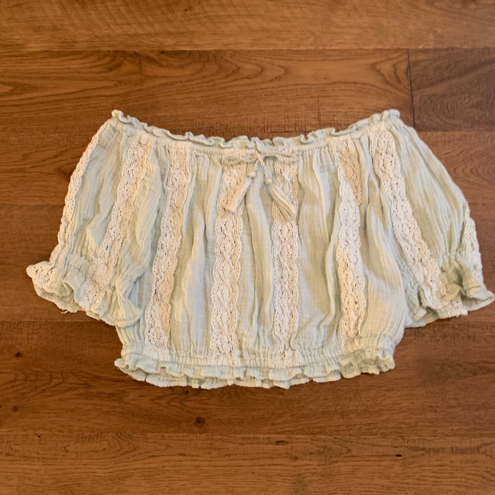 American Eagle Off-the-shoulder Top